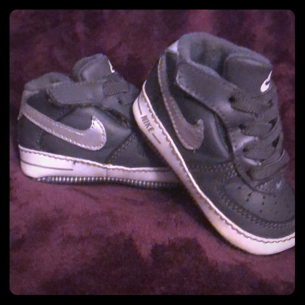 Infant size 2 gray NIKE SHOES